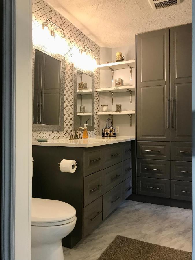 Little Bear Garden View Suites-Hummingbird Royston Bagian luar foto